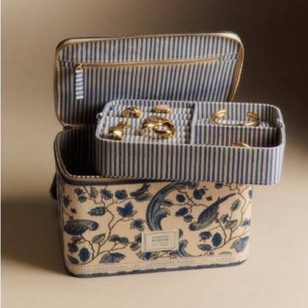 VANITY CASE - SÉZANE X ANTOINETTE POISSON VANITY Velvet Ecru Blue Bird.